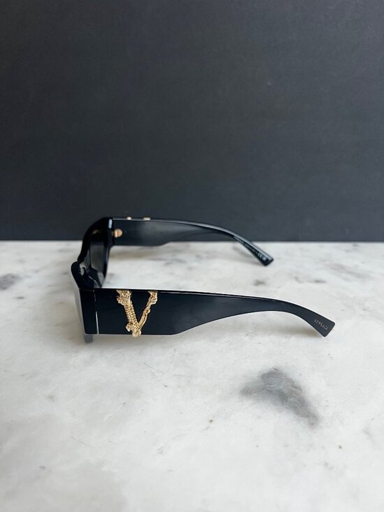 Versace VE4383 GB1/81 Sunglasses Black Polarized Lens Cat Eye main image 9